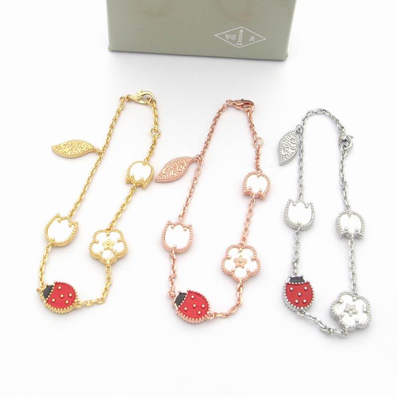 Van Cleef & Arpels bracelet 11yxq03